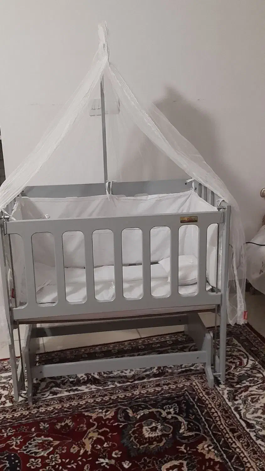 تخت کنار مادر|اسباب و اثاث بچه|نسیمشهر, |دیوار