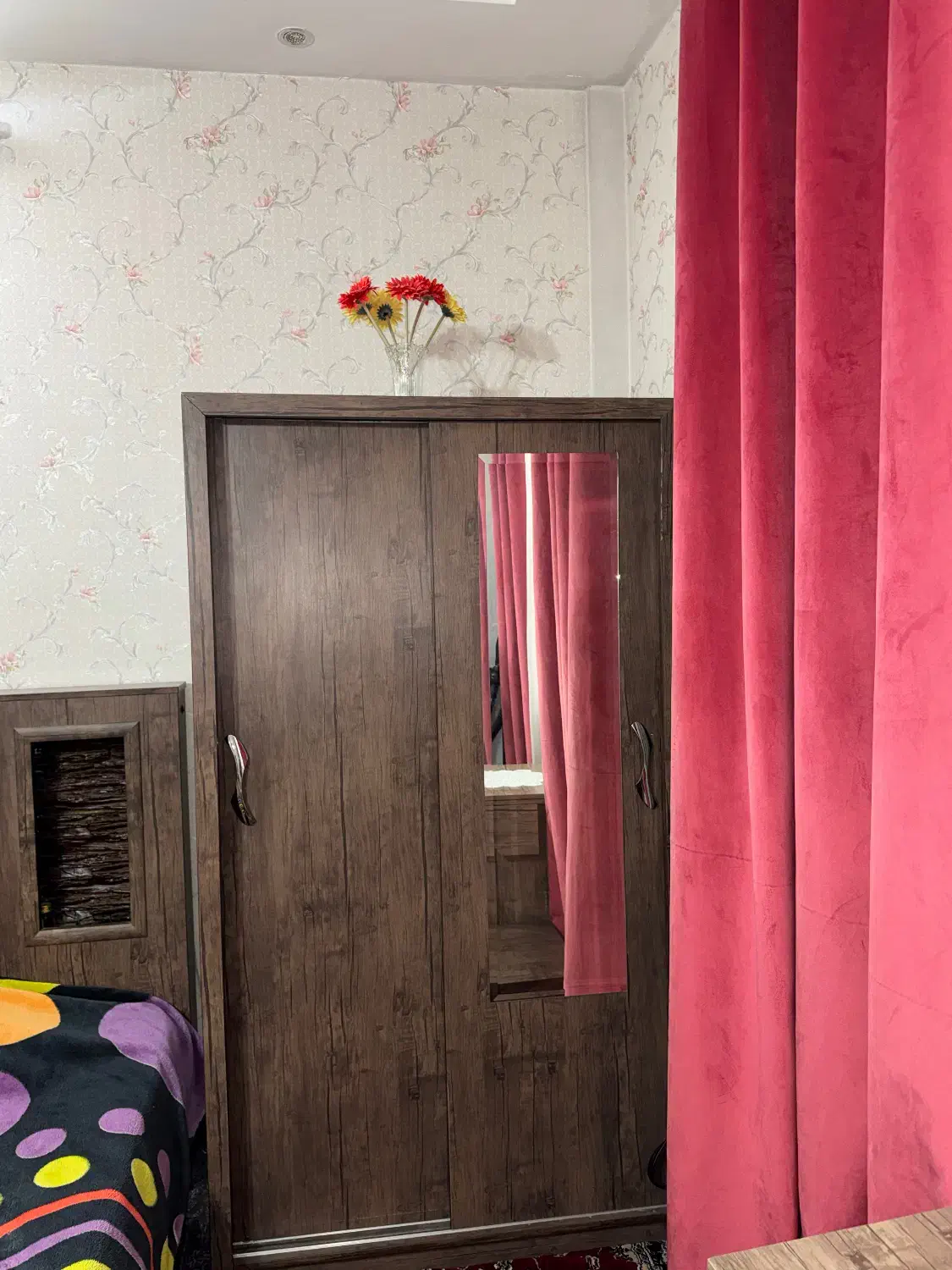 تخت و کمد و آینه|تخت و سرویس خواب|مشهد, سناباد|دیوار