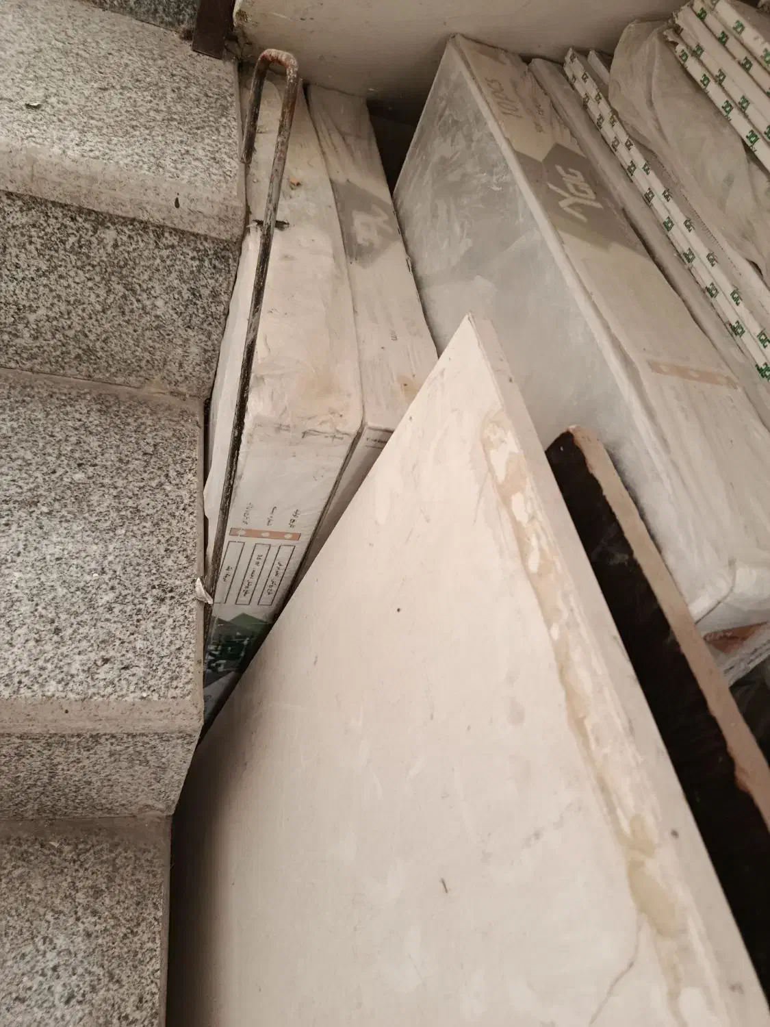 چند بسته تایل استفاده نشده|مصالح و تجهیزات ساختمان|شیراز, میانرود|دیوار