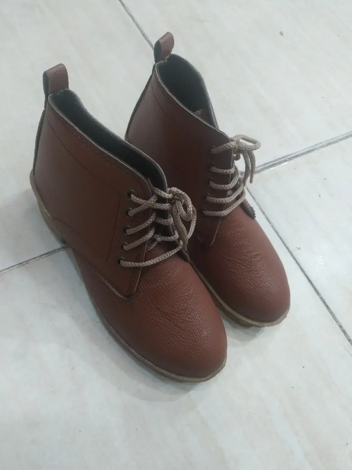 پوتین های نو وتک سایز|کیف، کفش، کمربند|آستانه اشرفیه, |دیوار