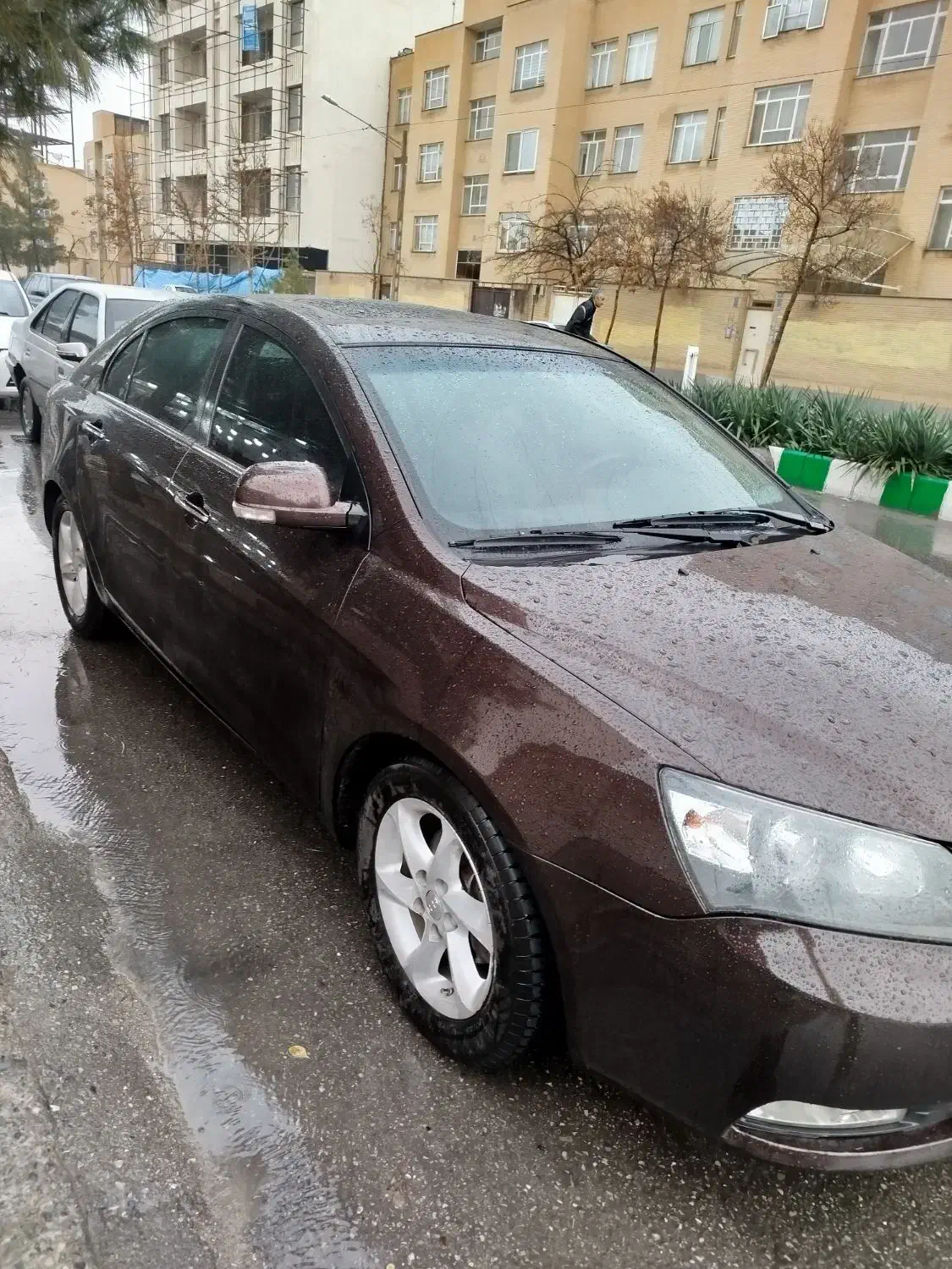 جیلی امگرند دنده ای ۲۰۱۳ موتور بزرگ بدون رنگ|خودرو سواری و وانت|مشهد, احمدآباد|دیوار