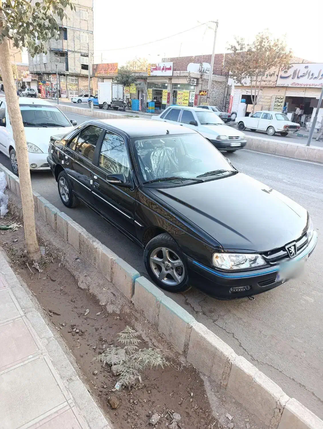 پژو پارس سفارشی مدل1401|خودرو سواری و وانت|کرمان, |دیوار