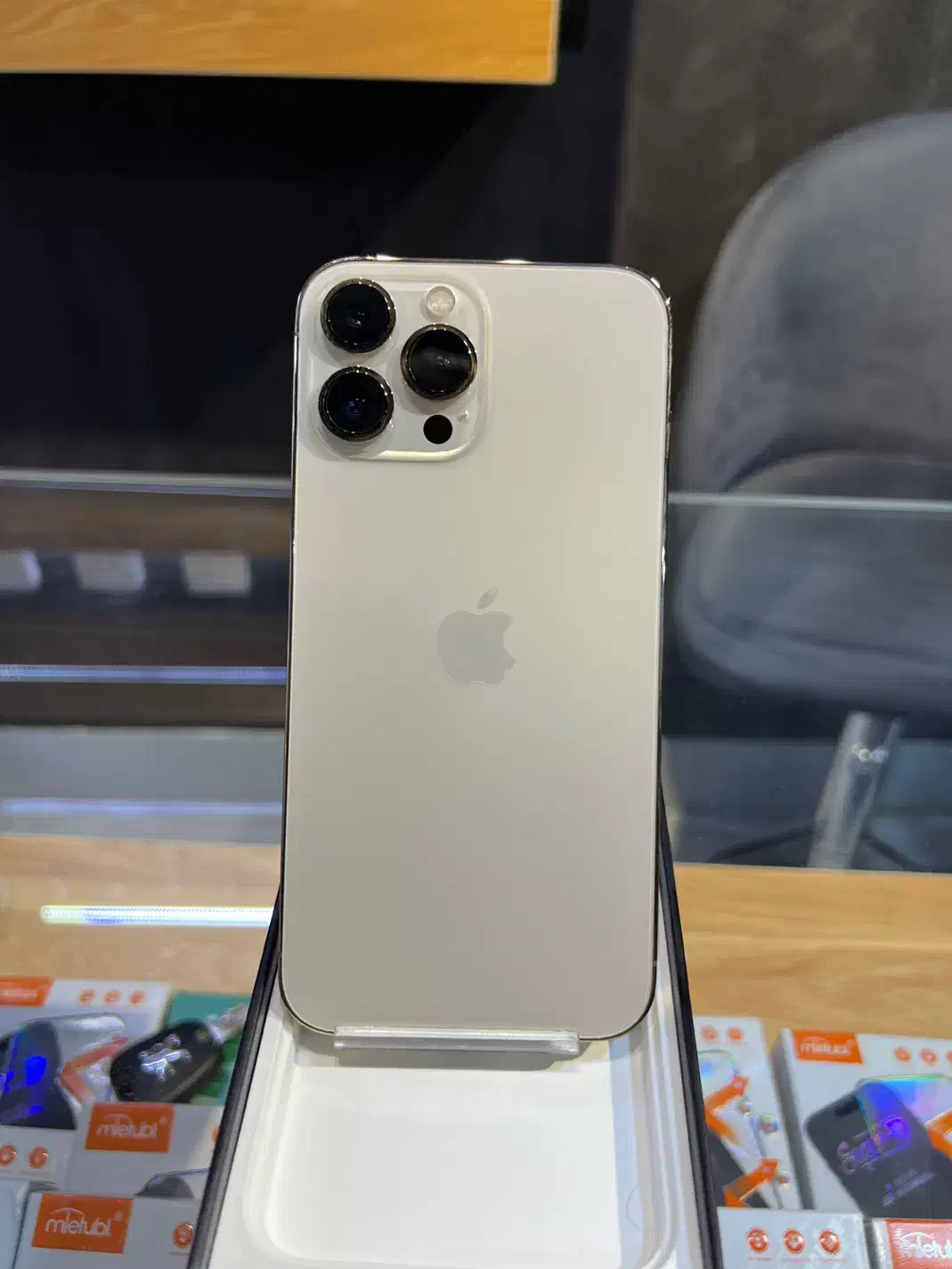 ایفون ۱۳ پرومکس ۲۵۶zaa بدون نقطه در حد اکبند|موبایل|کرج, گوهردشت|دیوار