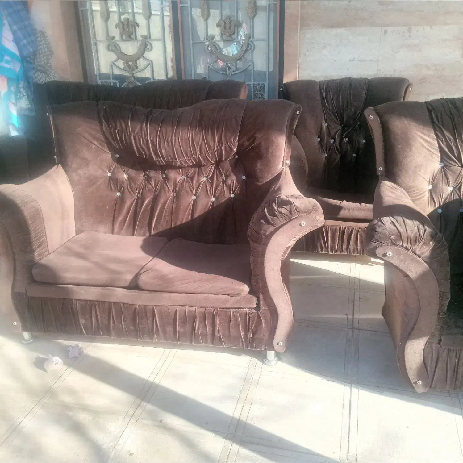 مبل|مبلمان خانگی و میز عسلی|قائن, |دیوار