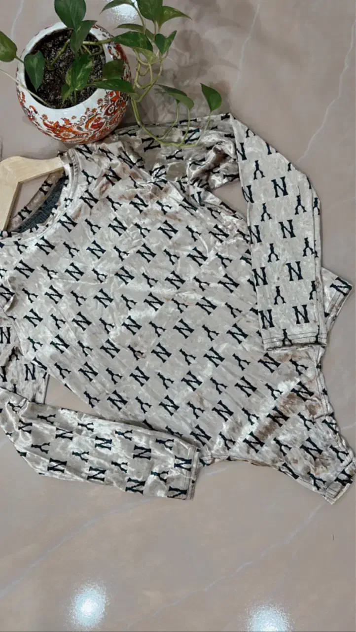 لباس نو|لباس|شیراز, معالی‌آباد|دیوار