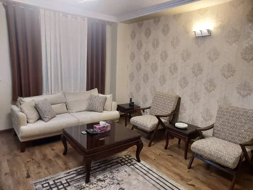 ۵۵ متر /فول امکانات/روبه پارک /اشرفی مهستان