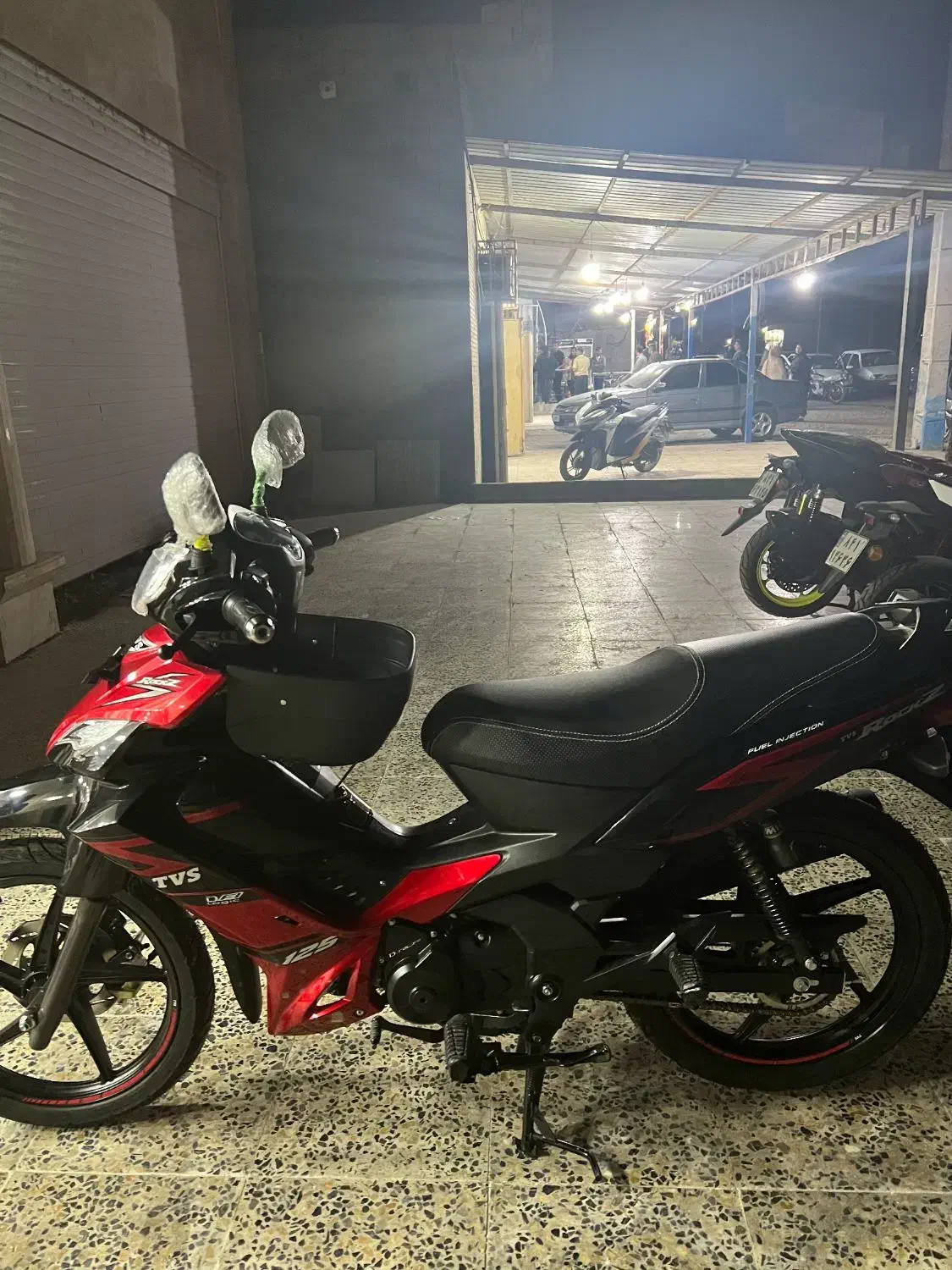 موتور تی وی اس|موتورسیکلت|قلعه قاضی, |دیوار