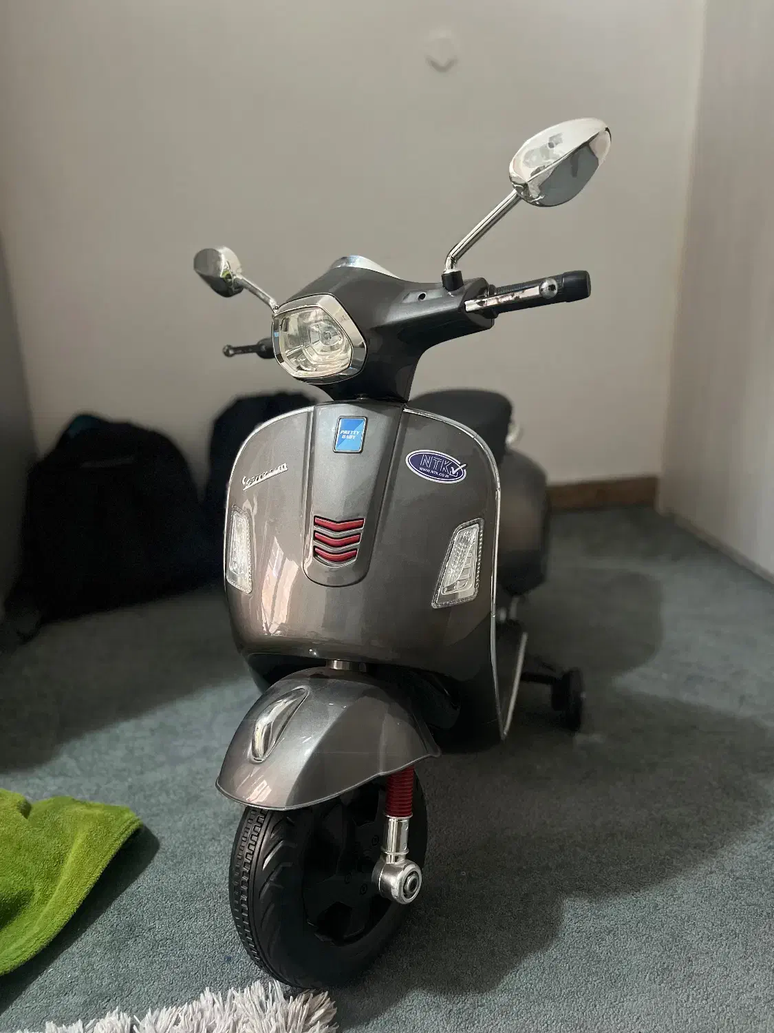 موتور کودکانه شارژی طرح وسپا|اسباب‌‌بازی|آمل, |دیوار