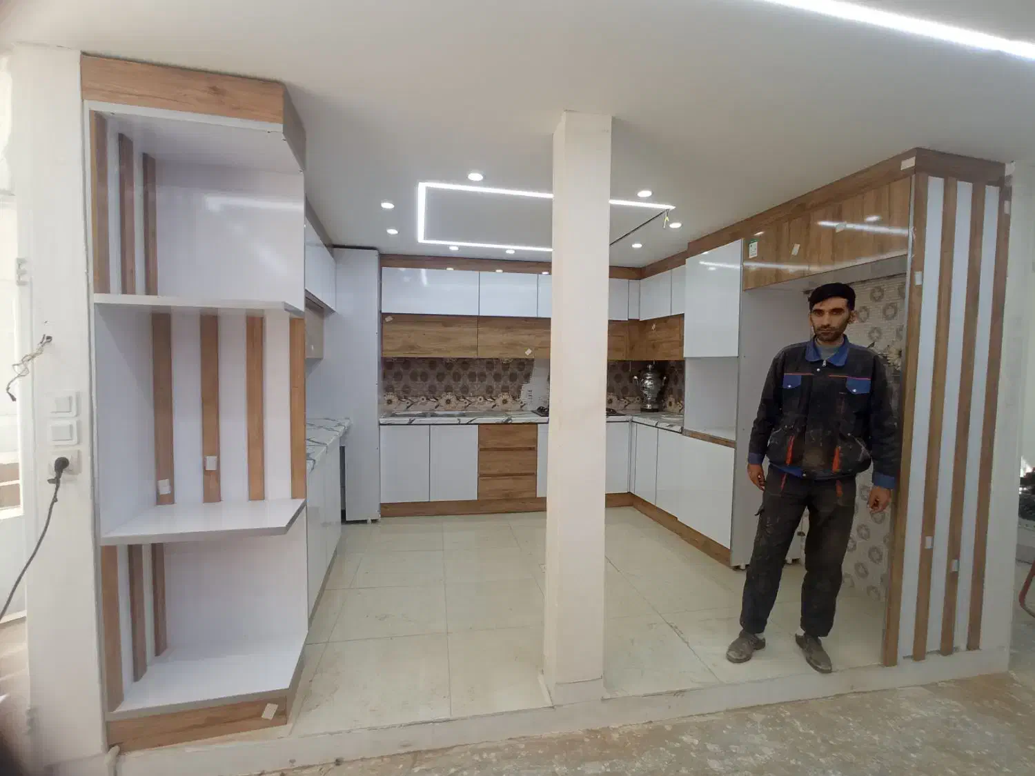 نصاب و سازنده کابینت و کمد|خدمات پیشه و مهارت|سنندج, |دیوار