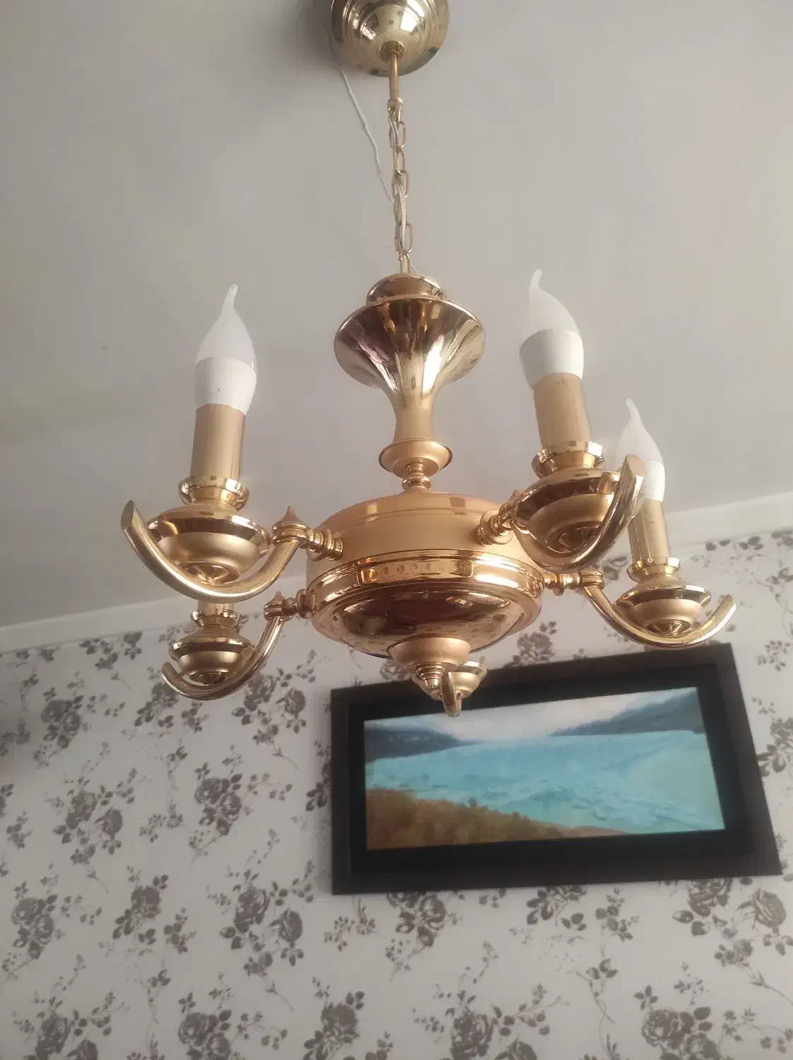 لوستر برنج در حد نو|لوستر و چراغ آویز|همدان, |دیوار