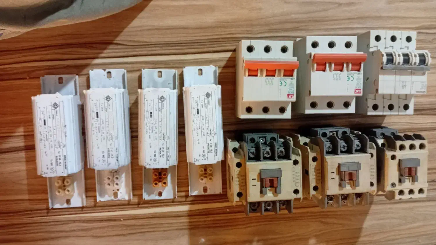 فروش ترانس وکنتاکتوروکلید منیاتوری|مصالح و تجهیزات ساختمان|اهواز, گلستان|دیوار