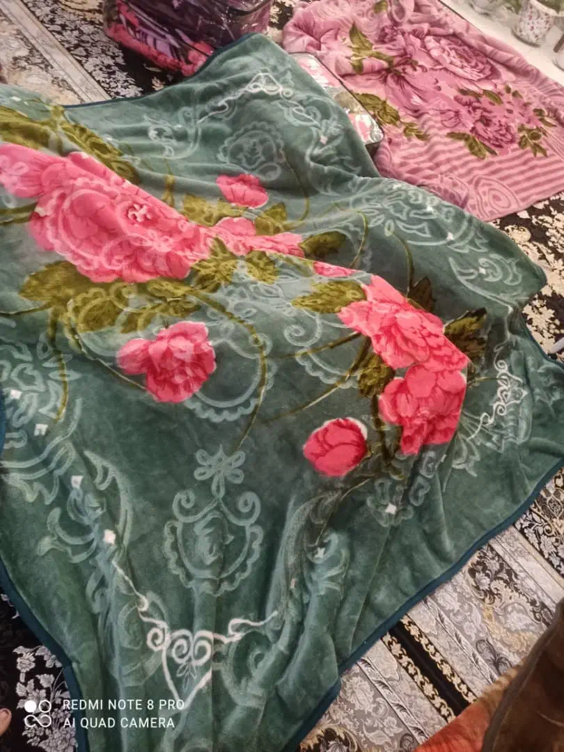 حراج حراج پتو دونفره گل برجسته1100|رختخواب، بالش، پتو|شیراز, شهرک رضوان|دیوار