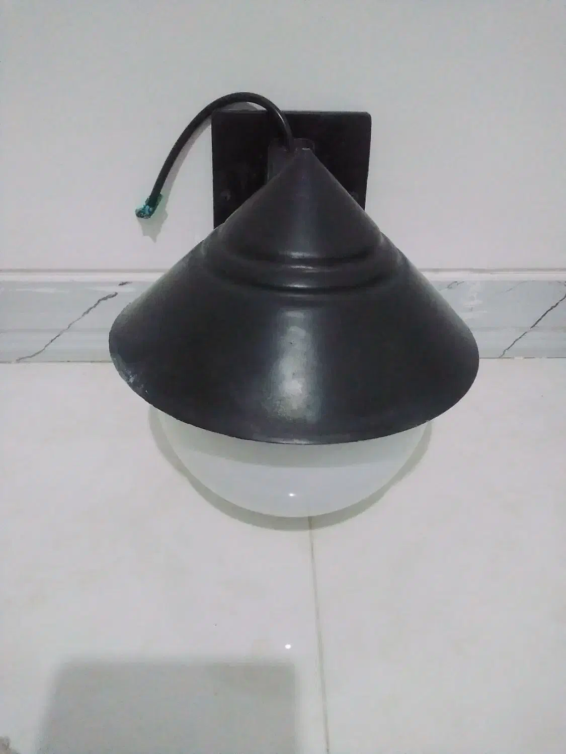 ۲ عدد روشنایی|لامپ و چراغ|همدان, |دیوار