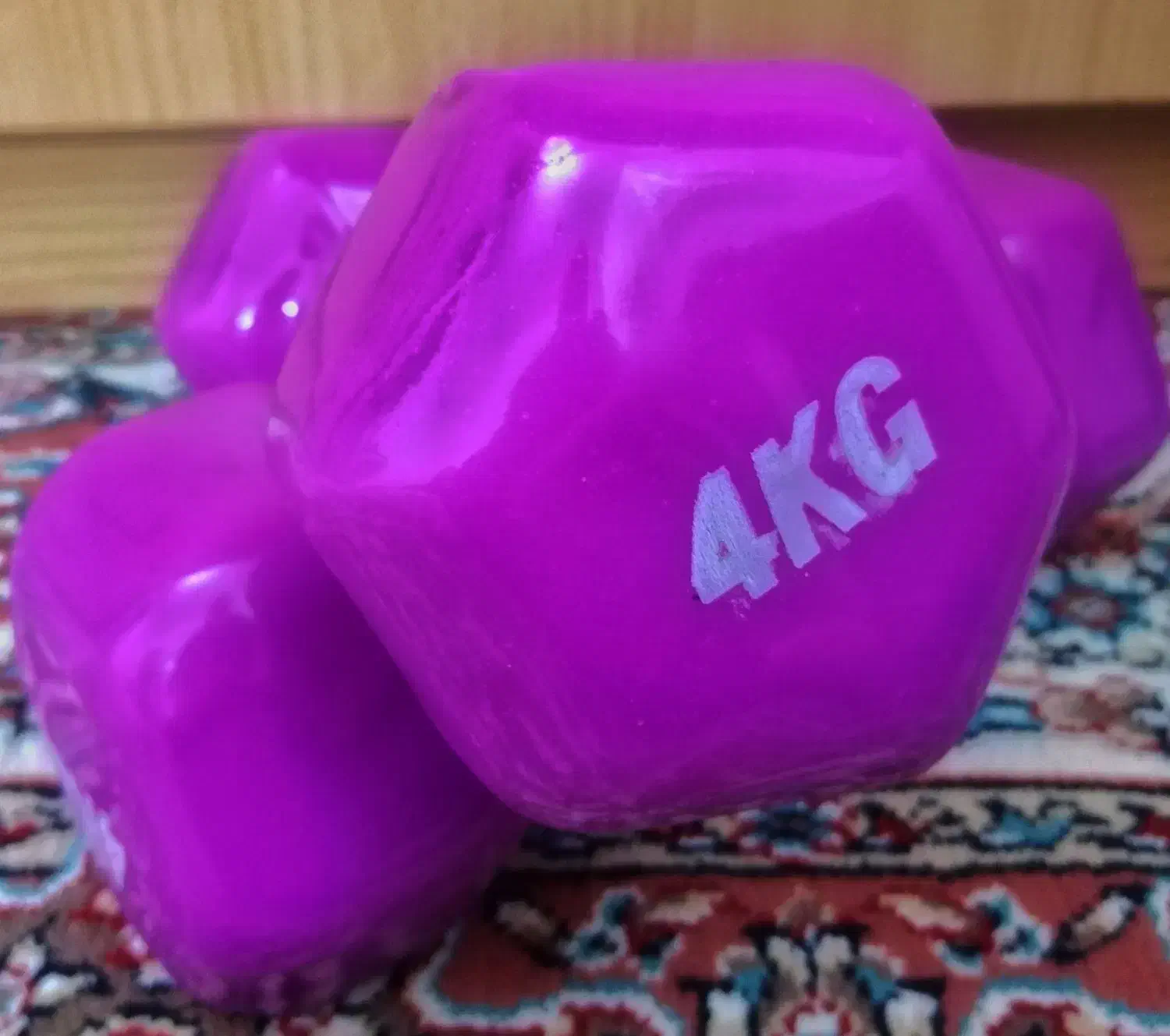 دمبل 4 کیلوگرمی نو|تجهیزات ورزشی|کاشان, فاز ۲ ناجی آباد|دیوار