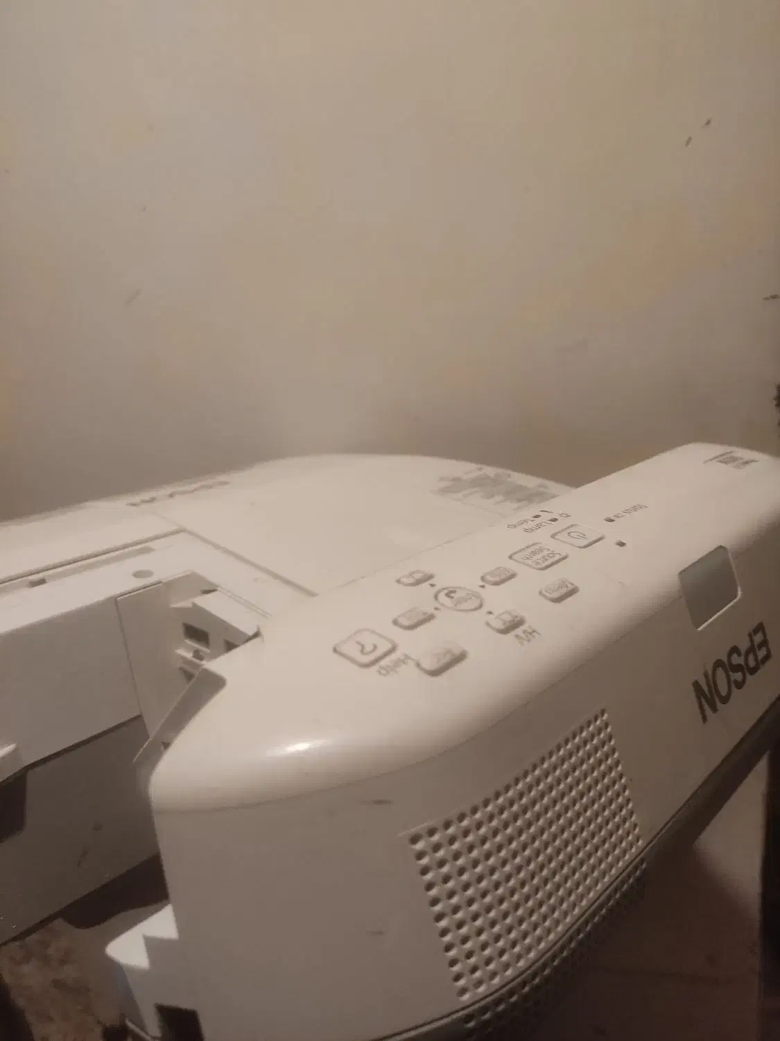 اپسون 585W پروژکتور epson|تلویزیون و پروژکتور|اقلید, |دیوار