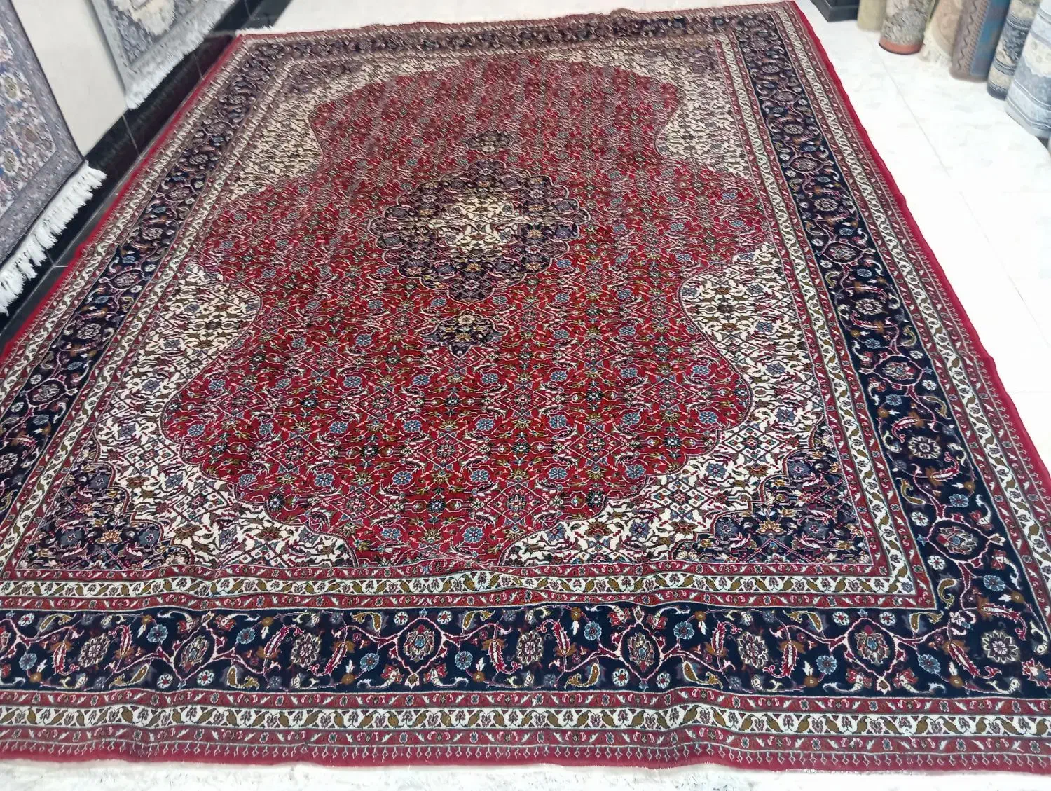 فرش۱۲متری ریزماهی لاکی|فرش|اردبیل, |دیوار