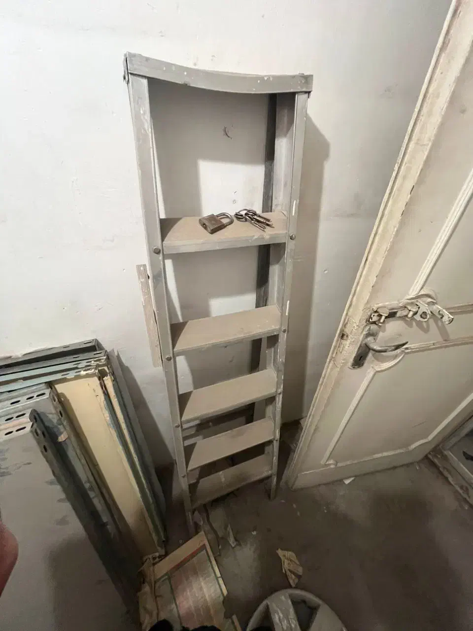 نردبان|مصالح و تجهیزات ساختمان|کرج, جهان‌شهر|دیوار