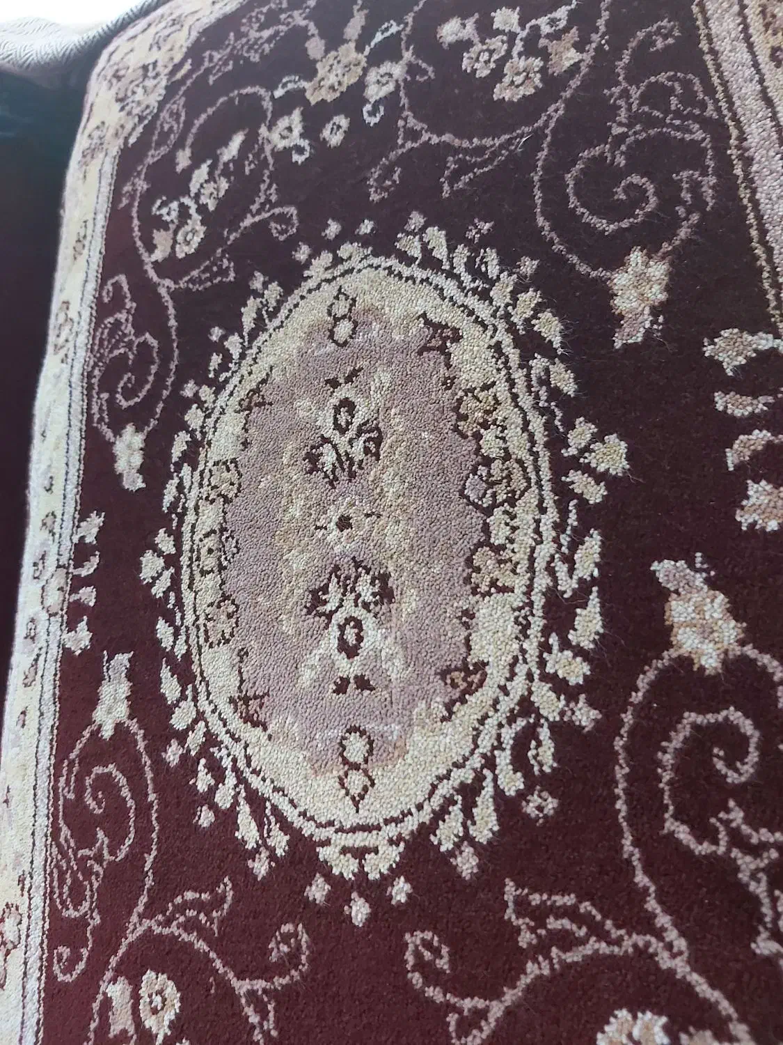 فروش پشتی .. زیر تلویزیون ..تلویزون گبه|پشتی|جوانرود, |دیوار