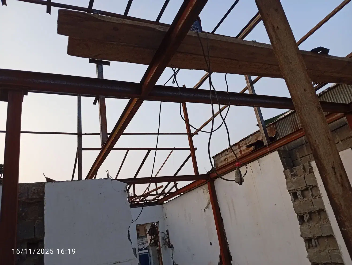 نجاری حلبی کوبی جوشکاری سخف لمه رابیتس کمپارس|خدمات پیشه و مهارت|بندر انزلی, بشمن|دیوار