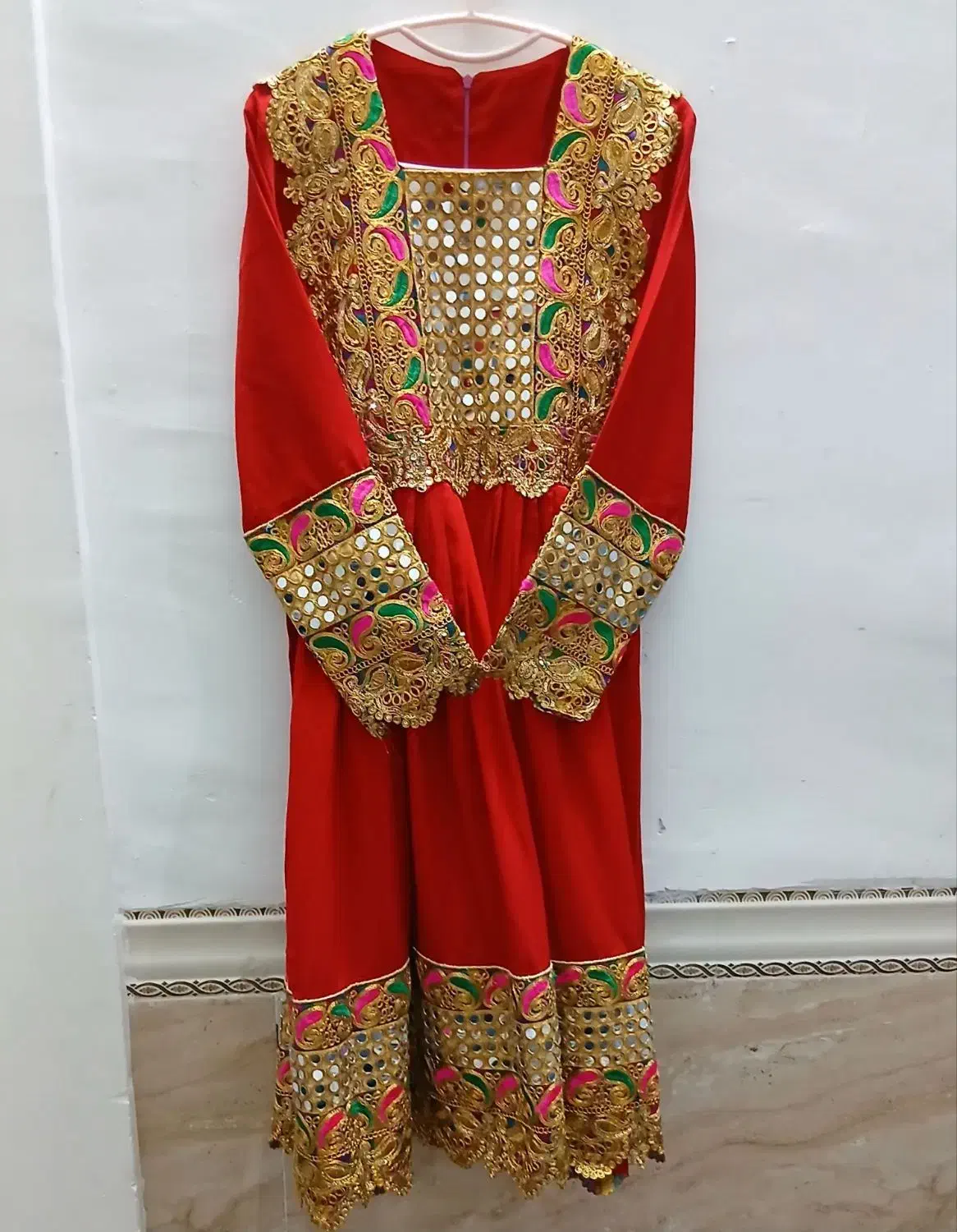 لباس مجلسی|لباس|کهریزک, |دیوار