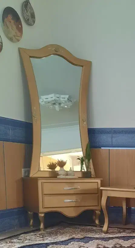 ایینه و میز|آینه|خرمدره, |دیوار