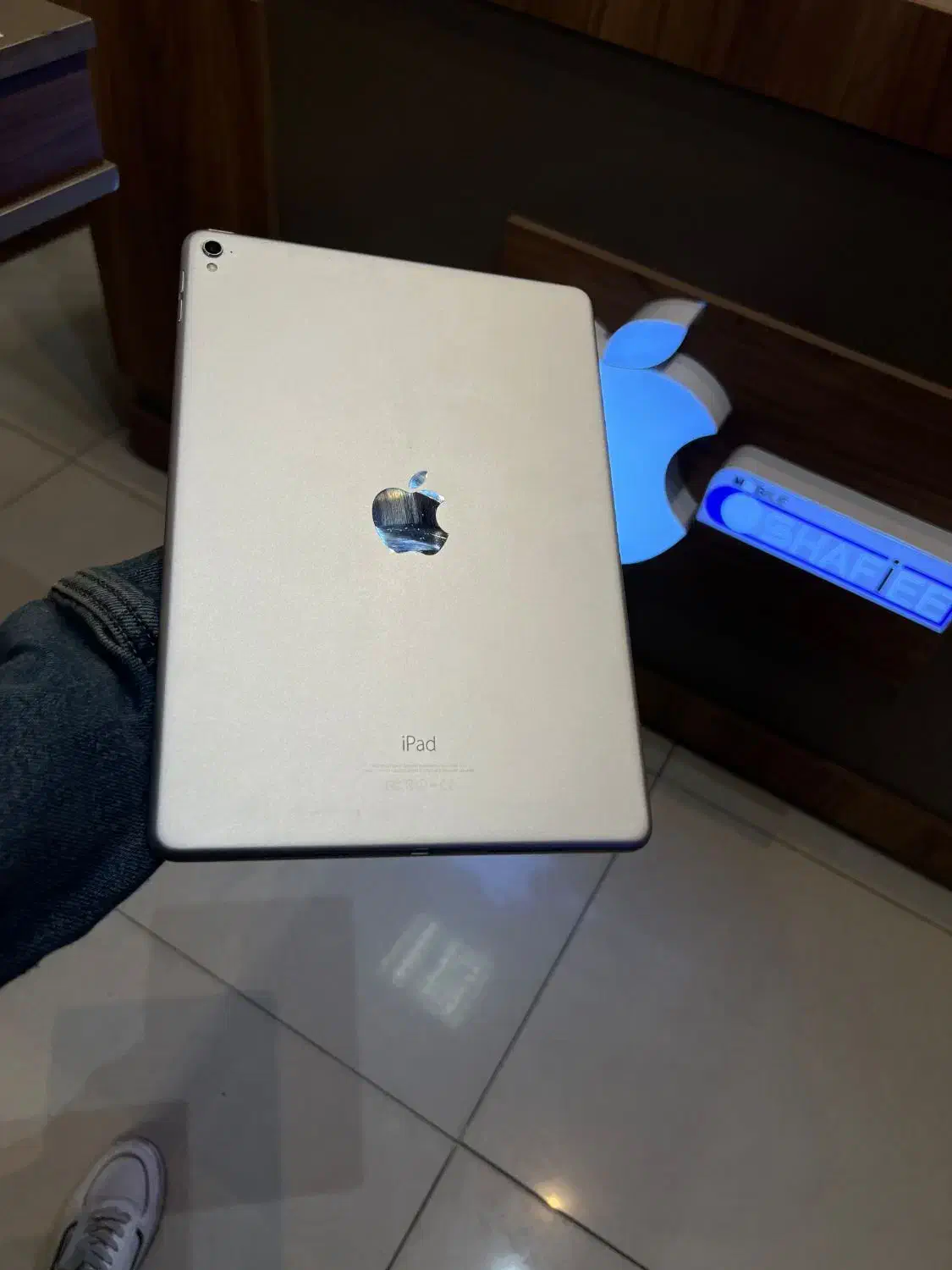 iPad pro|تبلت|مشهد, شهید فرامرز عباسی|دیوار