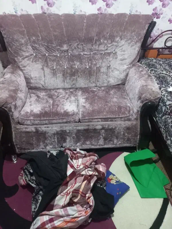 مبل|مبلمان خانگی و میز عسلی|کرج, کلاک بالا|دیوار