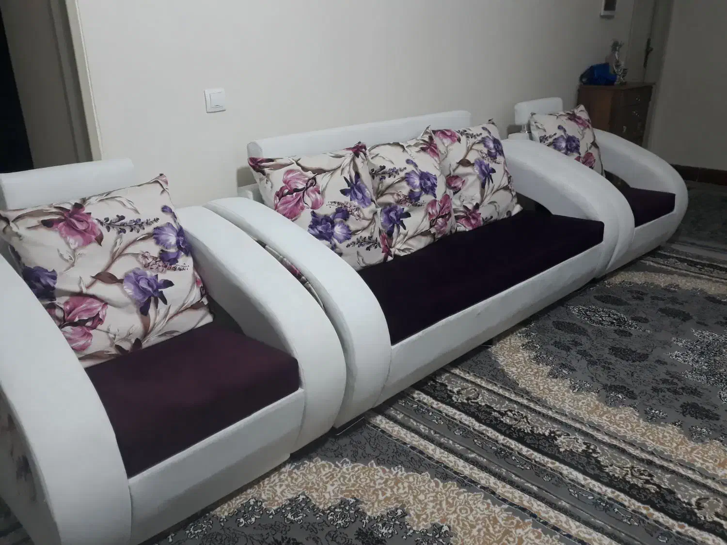 یک دست مبل ۷نفره|مبلمان خانگی و میز عسلی|بروجرد, |دیوار