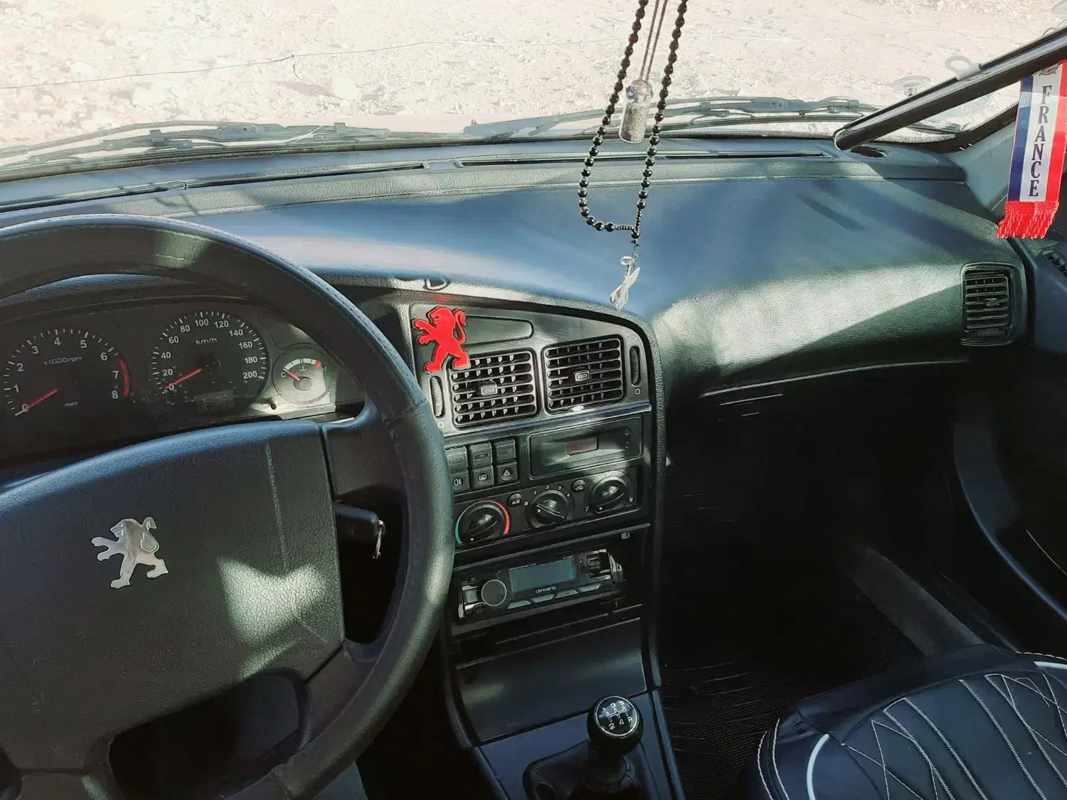 معاوضه پژو با نیسان|خودرو سواری و وانت|کرمان, |دیوار