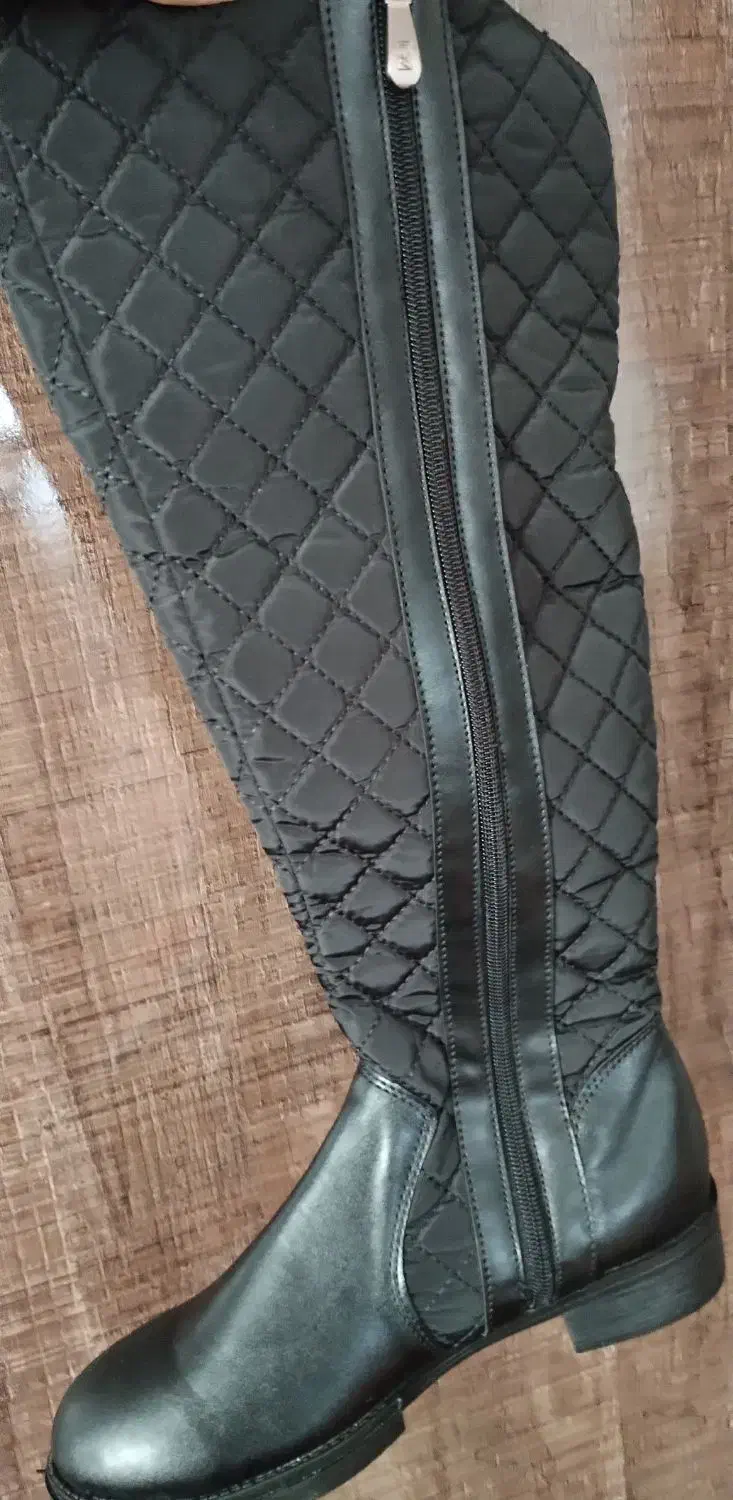 چکمه کاپشنی بلند|کیف، کفش، کمربند|آستانه اشرفیه, |دیوار