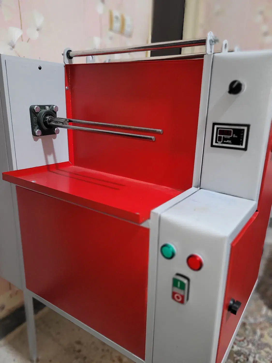 فروش فوری یک دستگاه رول کن سفره یکبار مصرف|ماشینآلات صنعتی|اسلامشهر, شهرک قائمیه|دیوار