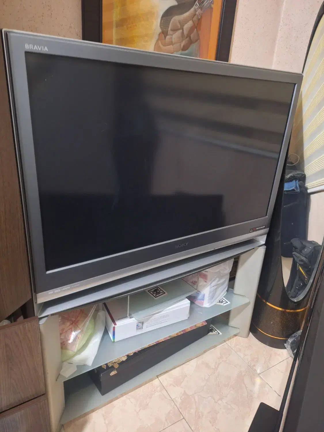 یا تلویزیون با میز|تلویزیون و پروژکتور|تهران, شهرک ولیعصر شمالی|دیوار