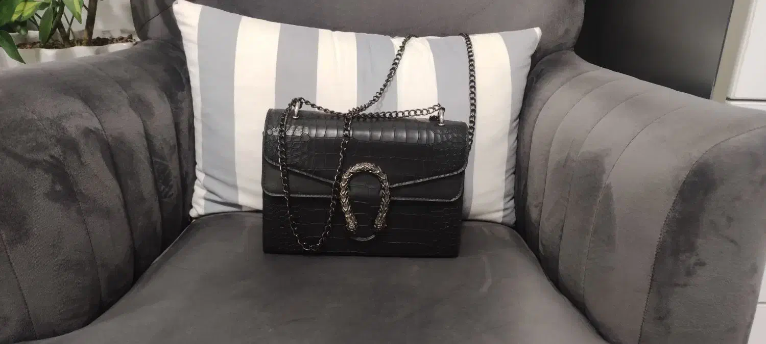 کیف|کیف، کفش، کمربند|پرند, فاز ۵|دیوار