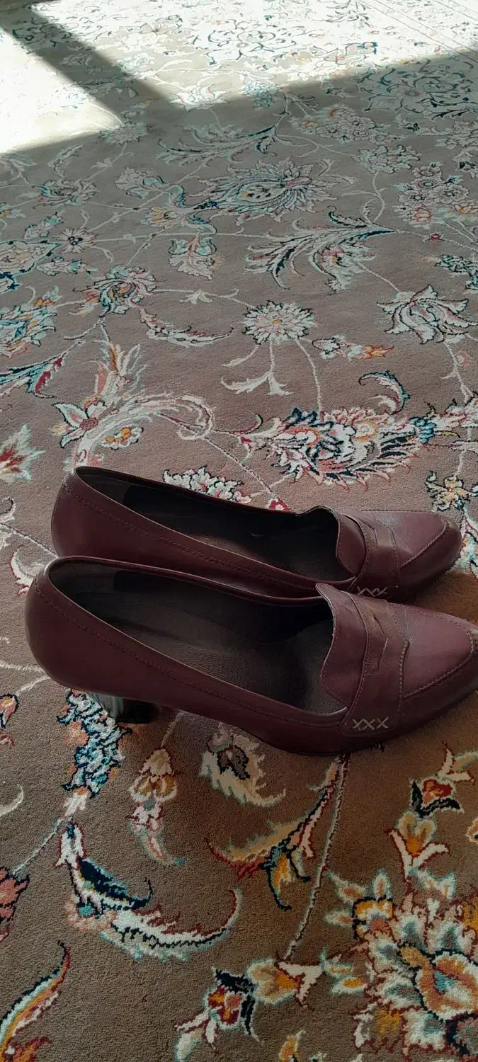 فروش یک جفت کفش چرم طبیعی|کیف، کفش، کمربند|اصفهان, فرح آباد|دیوار