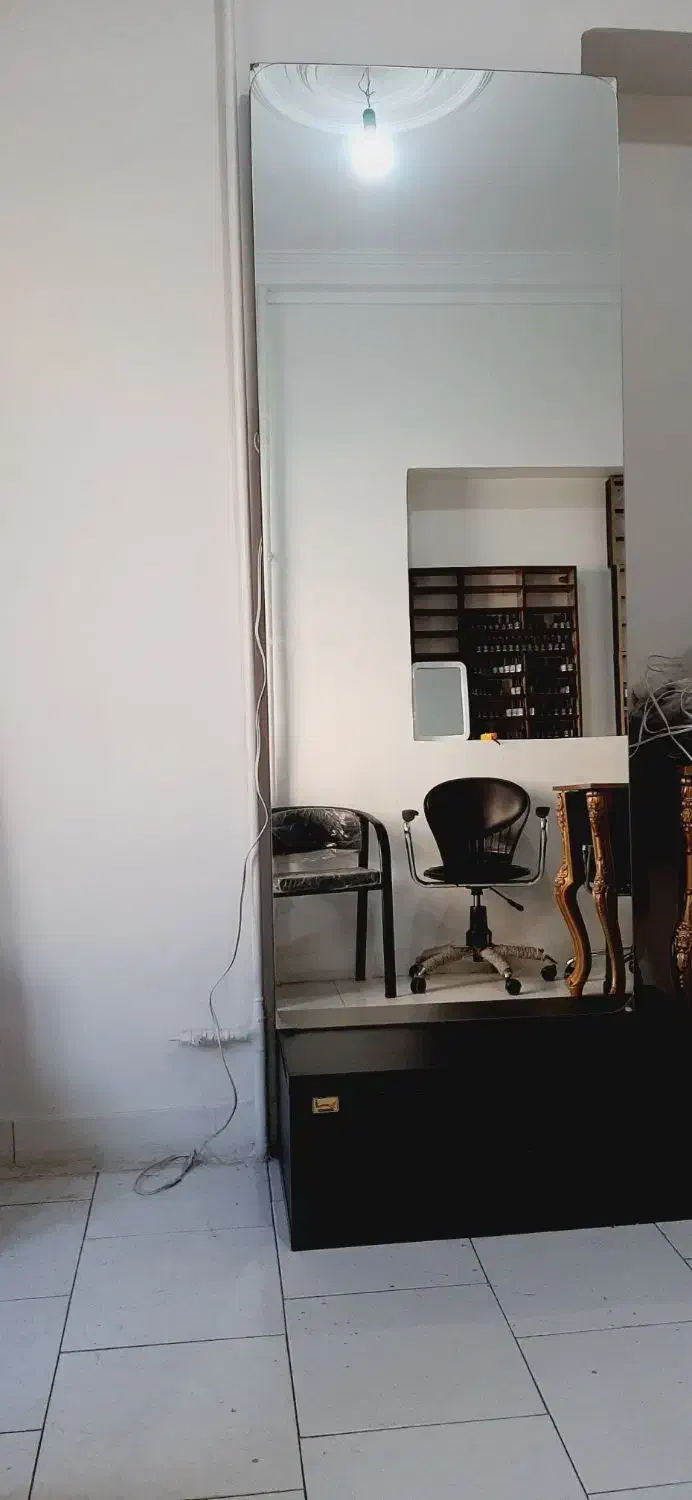 آیینه چراغدار با استند پایه|آرایشگاه و سالن‌های زیبایی|تهران, سلسبیل شمالی|دیوار