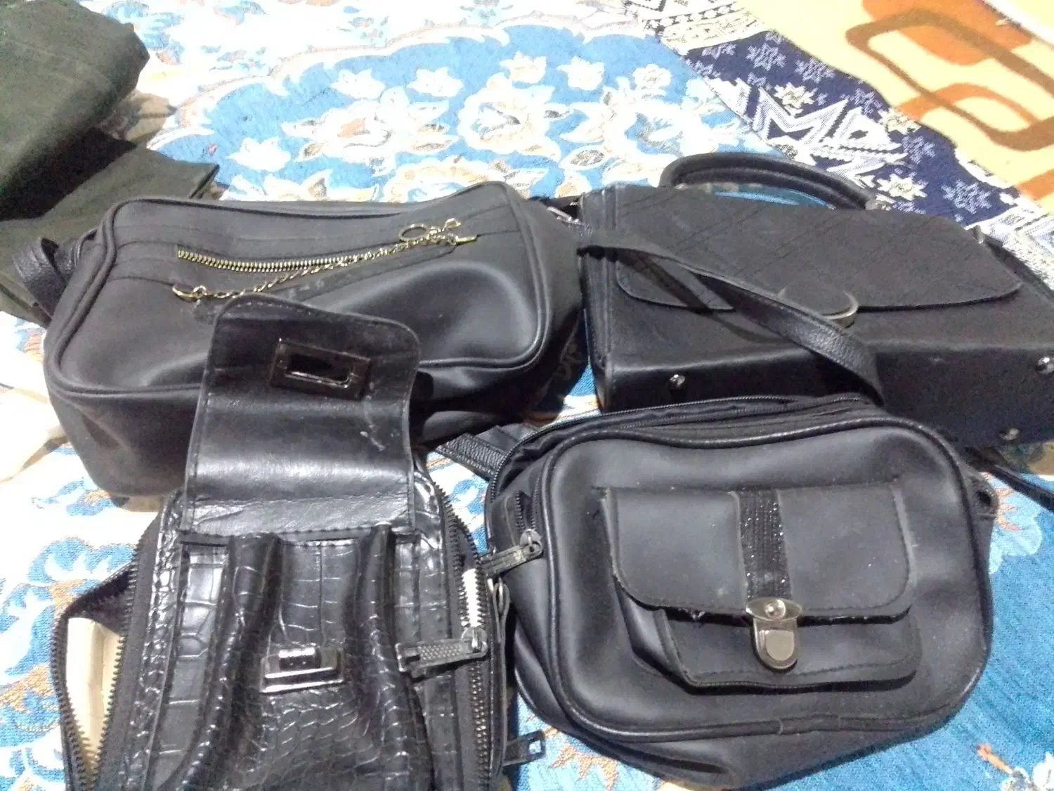 کیف|کیف، کفش، کمربند|شیروان (خراسان), |دیوار