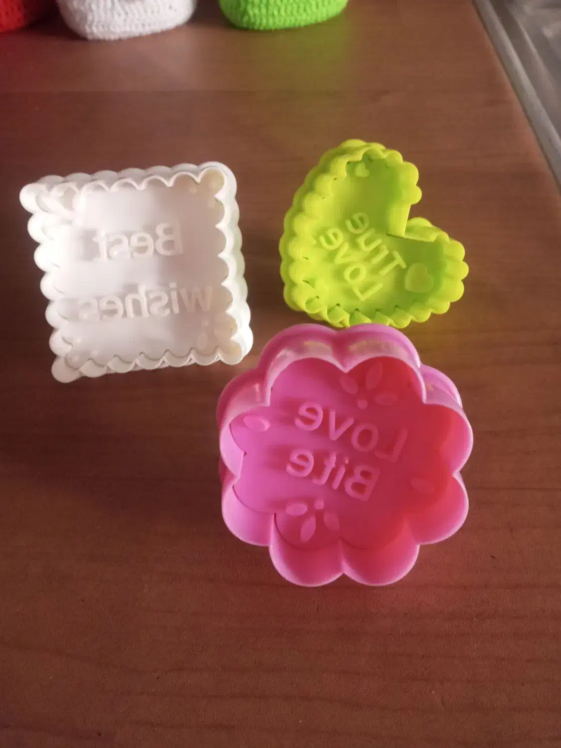 ظروف پلاستیکی|ظروف پخت‌وپز|اندیشه, اندیشه فاز ۲|دیوار