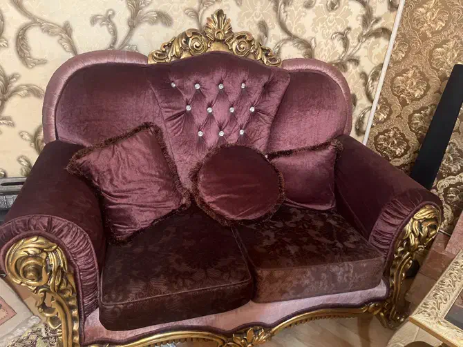 مبل هفت نفره ورق طلا ترکیه ای همراه میز نهار خوری|مبلمان خانگی و میز عسلی|اردبیل, |دیوار