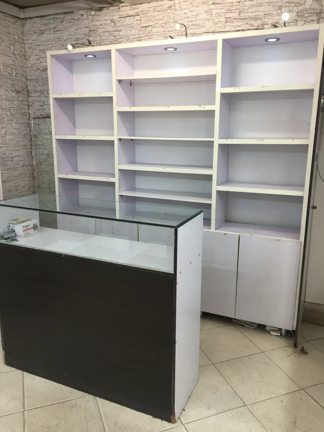 دکور تمیز و ویترین مناسب تمام مشاغل|فروشگاه و مغازه|دامغان, |دیوار