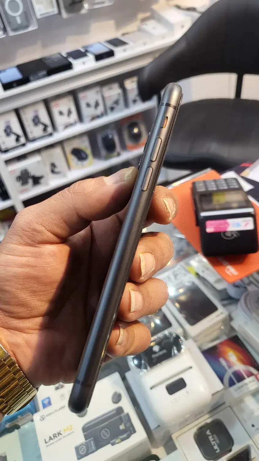 ایفون ۱۱ نرمال|موبایل|شیراز, فرهنگ شهر|دیوار