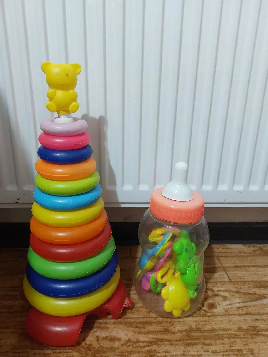 جغجغه و آجر بازی|اسباب‌بازی بچه|هشتگرد, شهرک مهستان ۱|دیوار