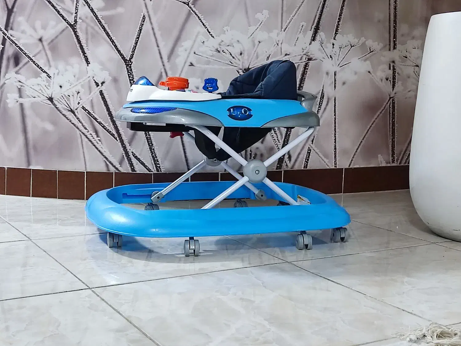 روروک یوفو دلیجان|کالسکه و لوازم جانبی|رشت, یخسازی|دیوار