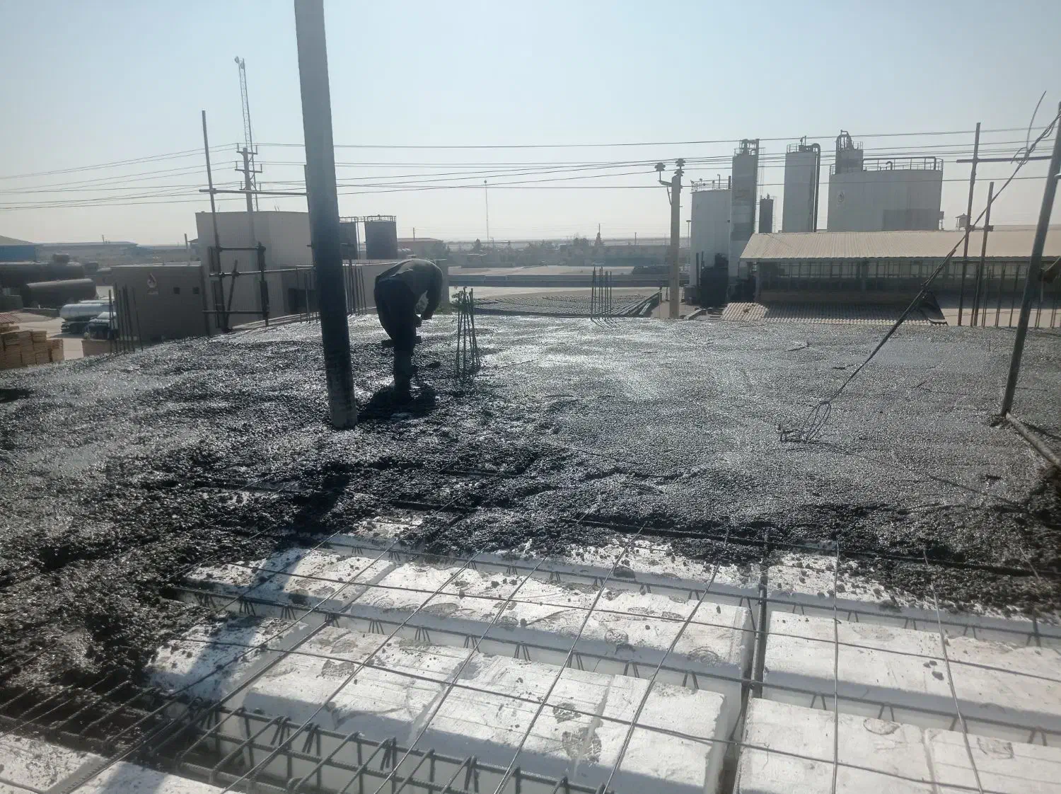 قالب بندی و آرماتوربندی و بتن ریزی|خدمات پیشه و مهارت|خمینی‌شهر, |دیوار