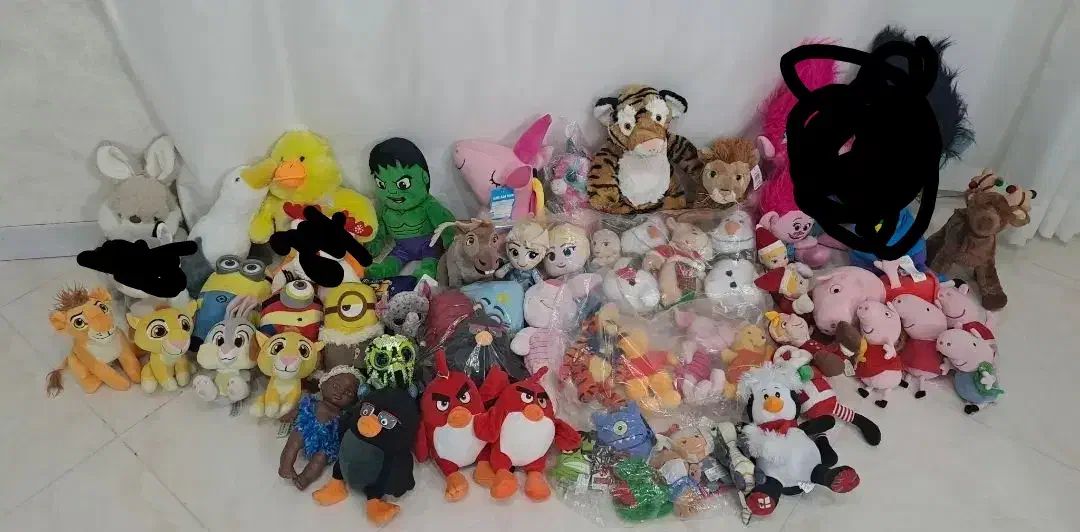 عروسک شخصیتی خارجی|اسباب‌بازی بچه|بجنورد, |دیوار