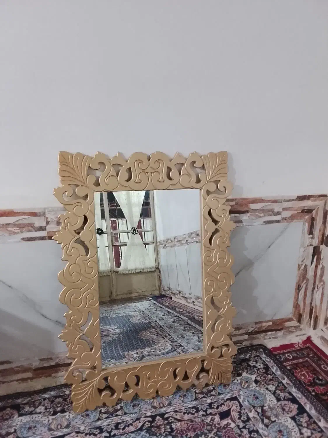 آیینه|آینه|بروجرد, |دیوار