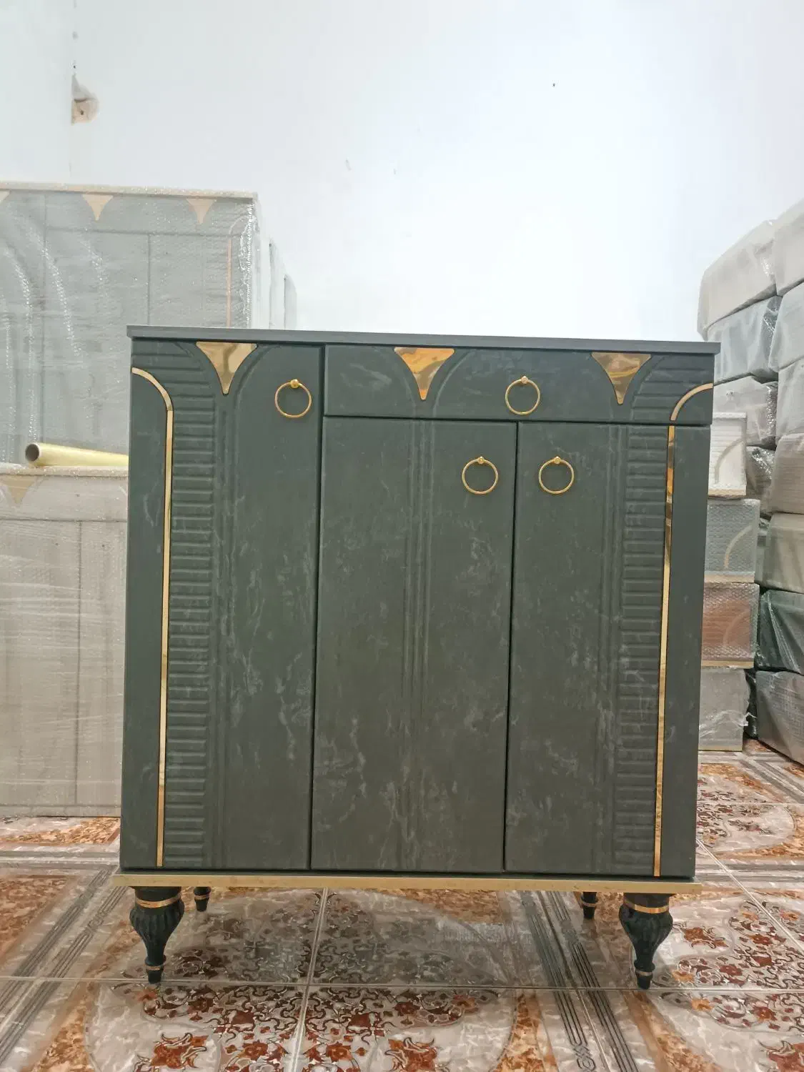 تولیدی میز تیوی جلو مبلی جا کفشی فقط3600|مبلمان خانگی و میز عسلی|بناب, |دیوار