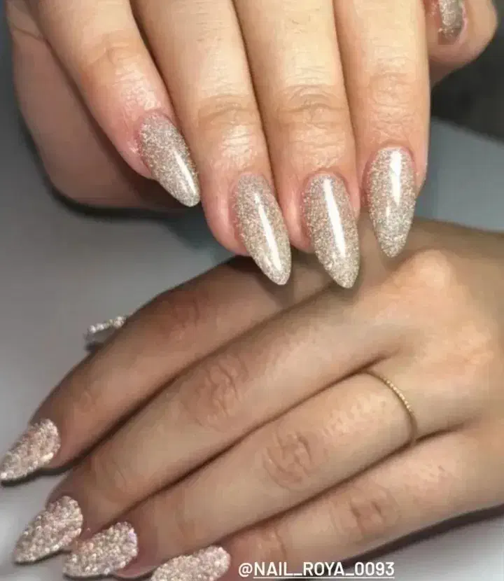 خدمات کاشت ترمیم ناخن|خدمات آرایشگری و زیبایی|مشهد, ثامن|دیوار