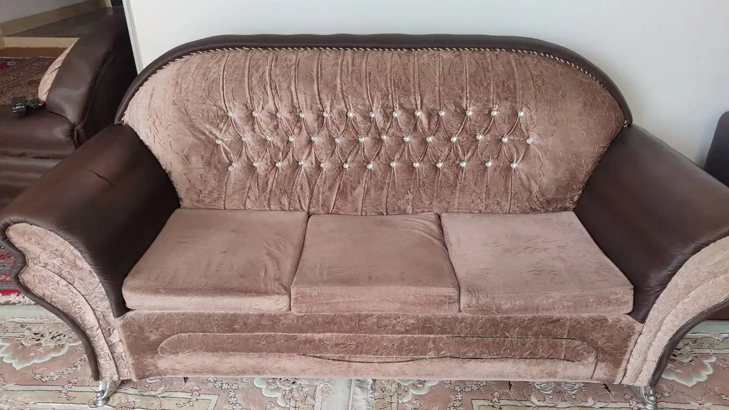 مبل 6 نفره|مبلمان خانگی و میز عسلی|صدرا-فارس, فاز ۱|دیوار