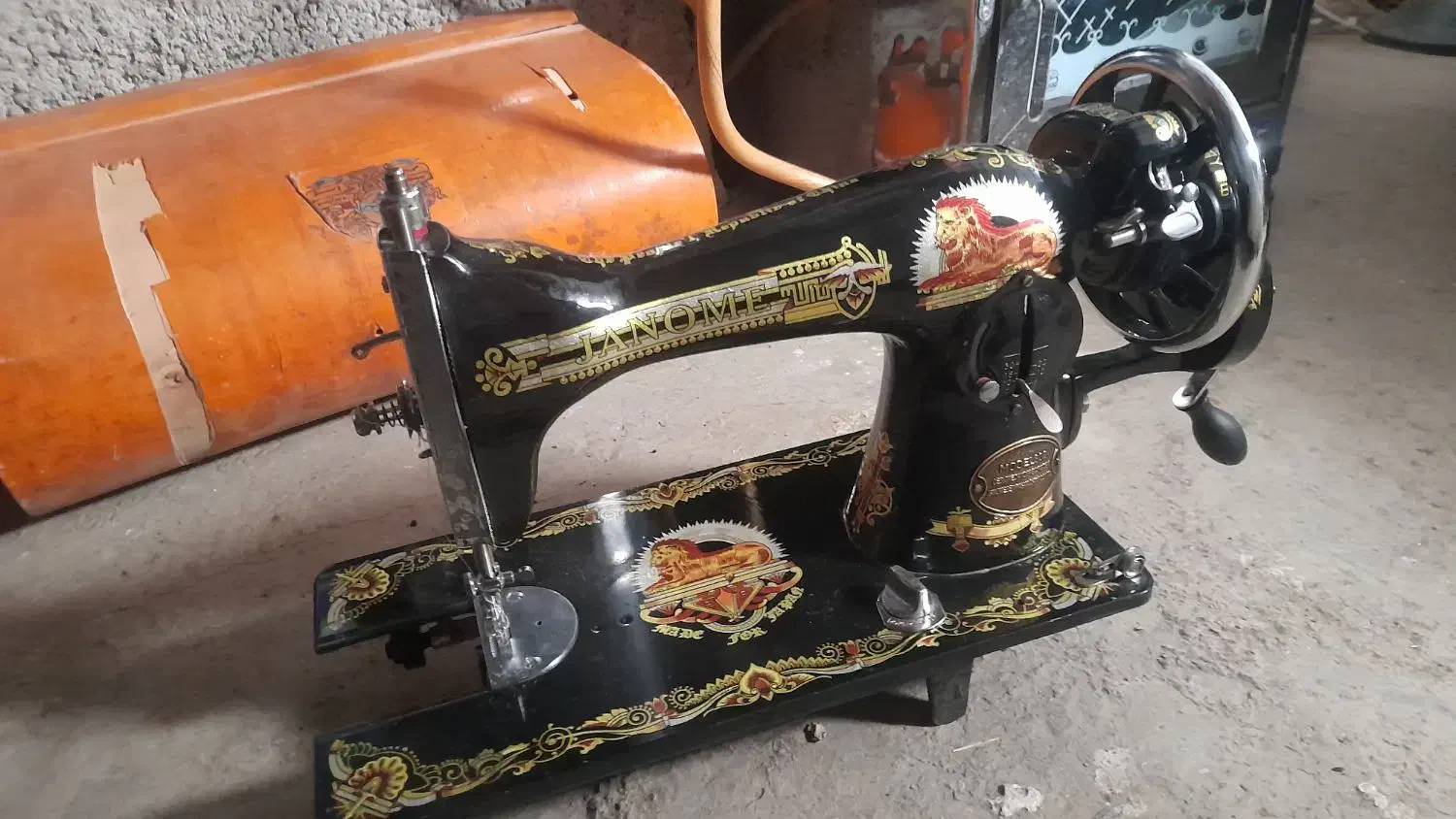 چرخ خیاطی سالم|چرخ خیاطی و ریسندگی|سنندج, |دیوار