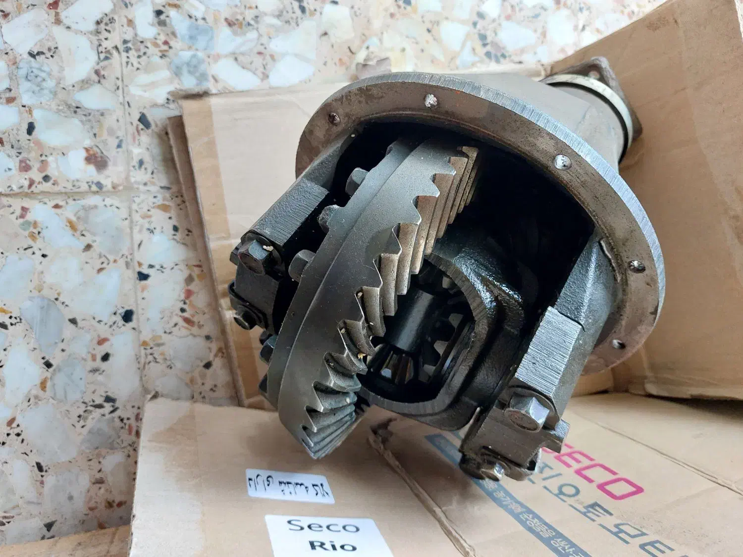 دیفرانسیل یا کله گاوی مزدا کارا ۲۰۰۰|قطعات یدکی و لوازم جانبی|آستانه اشرفیه, |دیوار